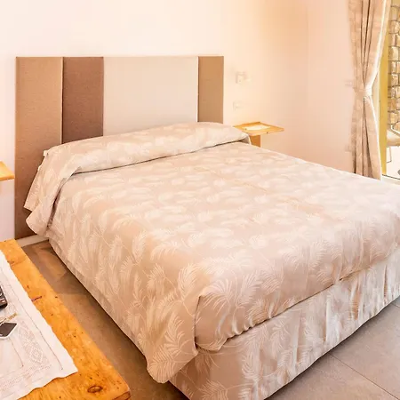 Alloggio per agriturismo Rovertondo Costermano